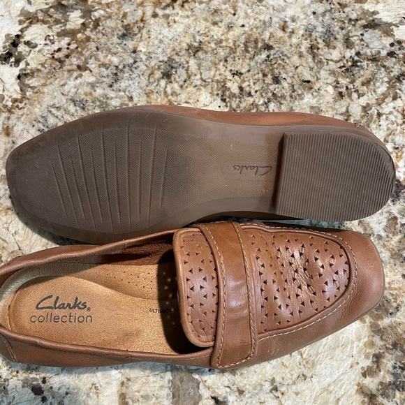 Clark’s Loafers - Picture 2 of 3